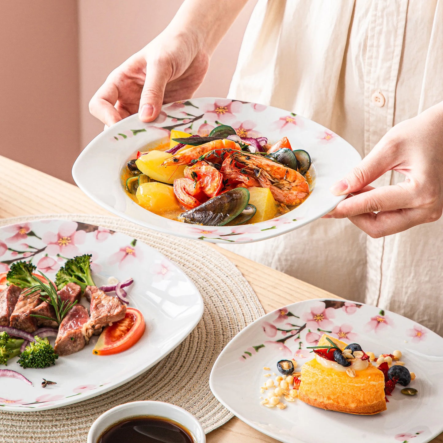 Malacasac Annie Porcelain Dinnerware Set With Plates Cups