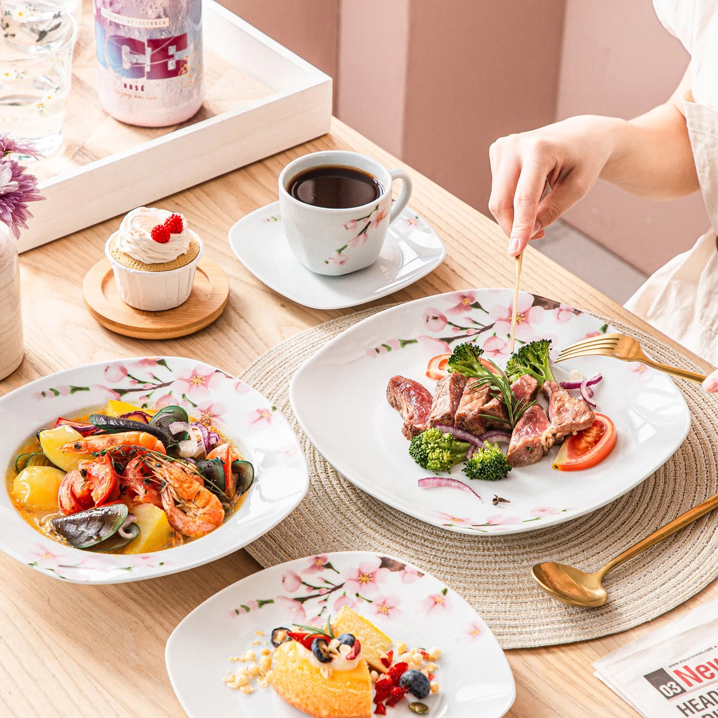 Malacasac Annie Porcelain Dinnerware Set With Plates Cups