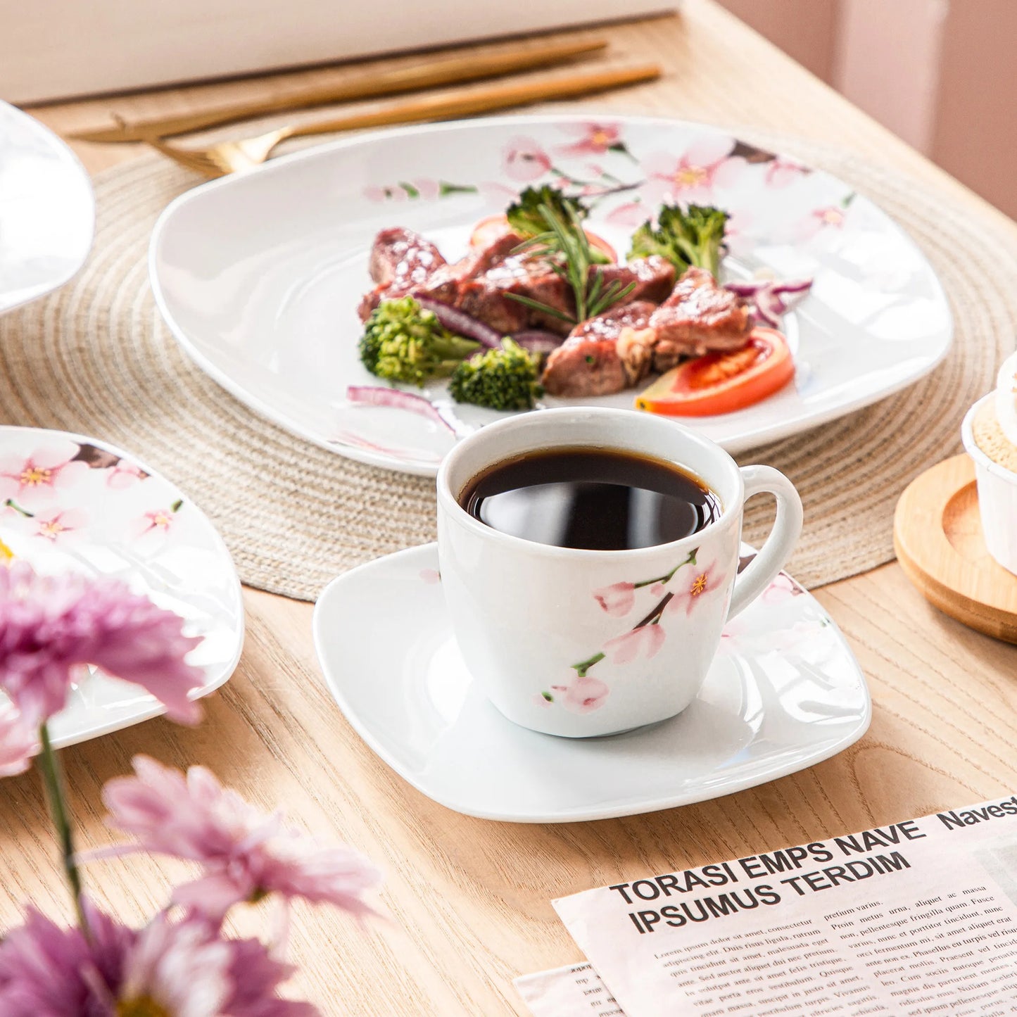 Malacasac Annie Porcelain Dinnerware Set With Plates Cups